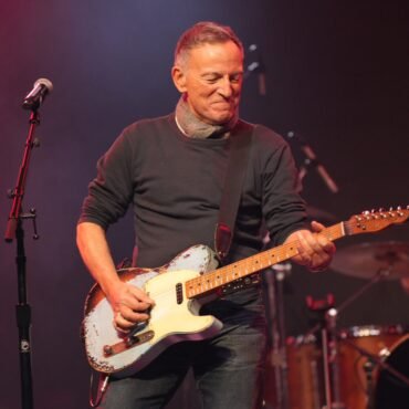 Bruce Springsteen utiliza su icónica canción para apoyar un nuevo video crítico contra ICE. Descubre su mensaje aquí.