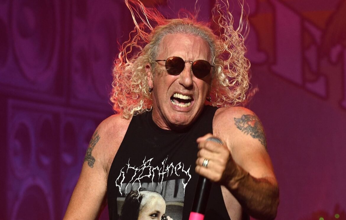 Dee Snider aclara que no está en peligro tras la cancelación de la gira de aniversario de Twisted Sister.