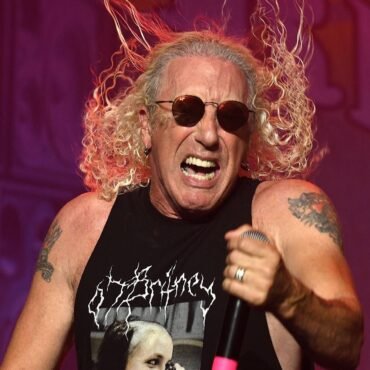 Dee Snider aclara que no está en peligro tras la cancelación de la gira de aniversario de Twisted Sister.