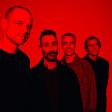 La banda American Football confirma el estreno de su cuarto álbum, prometiendo nuevas melodías y emociones.