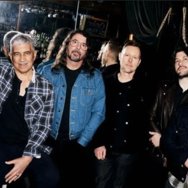 La banda Foo Fighters regresa con su nuevo disco Your Favorite Toy y el sencillo que da nombre al álbum.