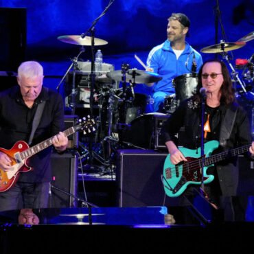 La icónica banda Rush expande su gira de reunión, llevando su talento a Europa y Sudamérica en 2027.