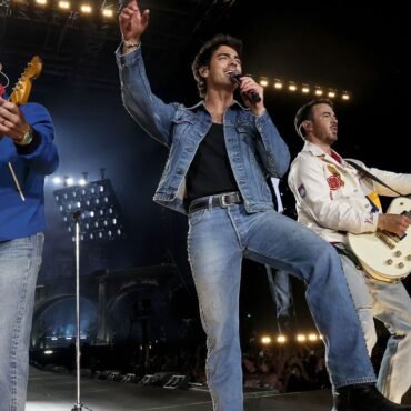 Descubre todo sobre Tecate Emblema 2026, el festival que regresará con un line-up emocionante y cómo obtener boletos.