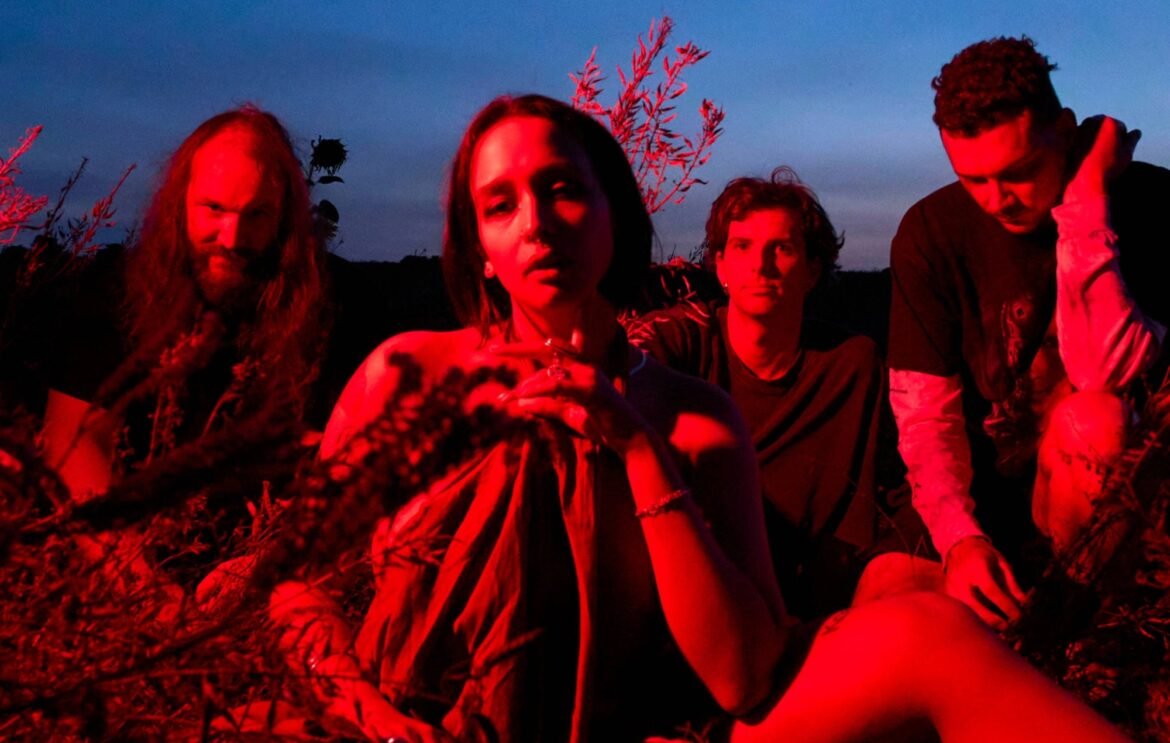 Ratboys y Mandy, Indiana se suman a la emocionante alineación del Dot To Dot Festival, prometiendo grandes sorpresas.