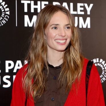 Maya Hawke y Christian Lee Hutson se casan en una ceremonia íntima en Nueva York, un evento inesperado en San Valentín.