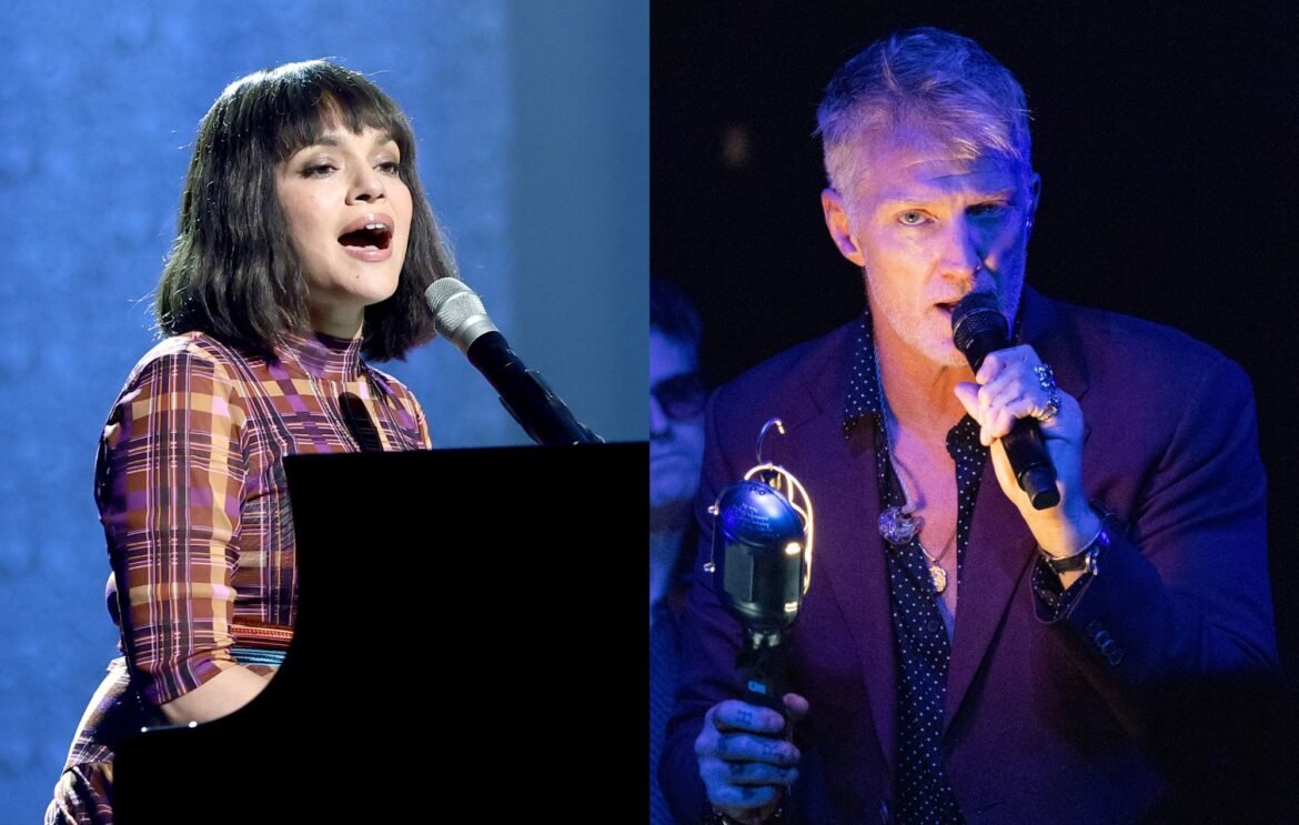 Josh Homme y Norah Jones presentan una emotiva versión de 'Somethin' Stupid', homenajeando a Frank y Nancy Sinatra.