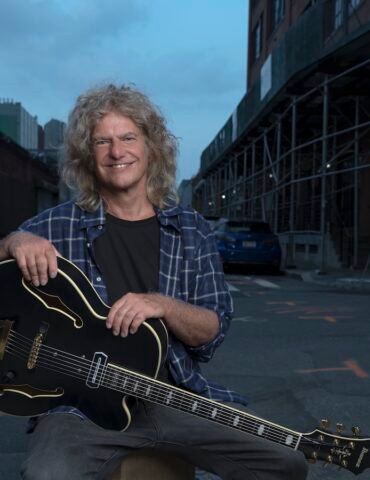 El nuevo álbum de Pat Metheny mezcla la nostalgia y la innovación en un viaje sonoro único.