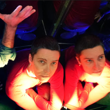 La banda A Place To Bury Strangers revela detalles de su próximo disco Rare and Deadly con el sencillo Everyone's The Same.