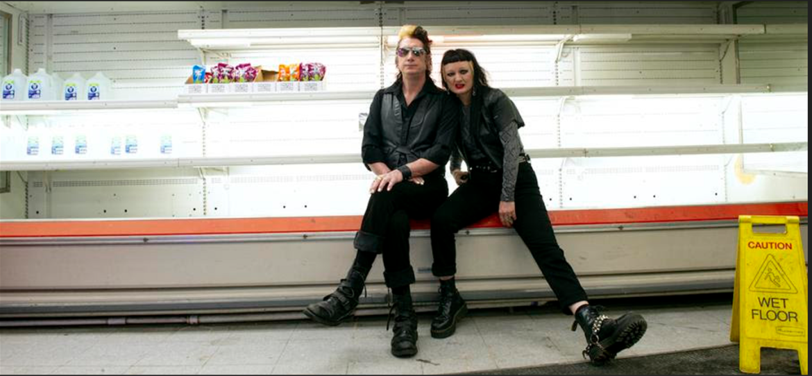 ADULT. revela su nuevo sencillo R U 4 $ALE del álbum Kissing Luck Goodbye que saldrá pronto al mercado.