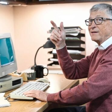 La exesposa de Bill Gates, Melinda French, exige una explicación sobre la relación de su ex con Epstein.