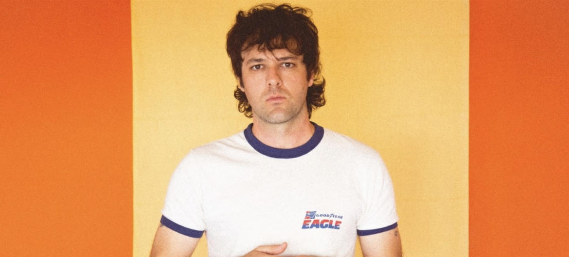 Michael Cavanagh revela detalles de su segundo álbum Sojourn y comparte la nueva canción Candiru, emocionando a sus seguidores.