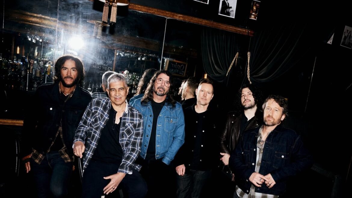 Foo Fighters sorprenden a sus fans con el anuncio de su nuevo álbum Your Favorite Toy, una explosión musical esperada.