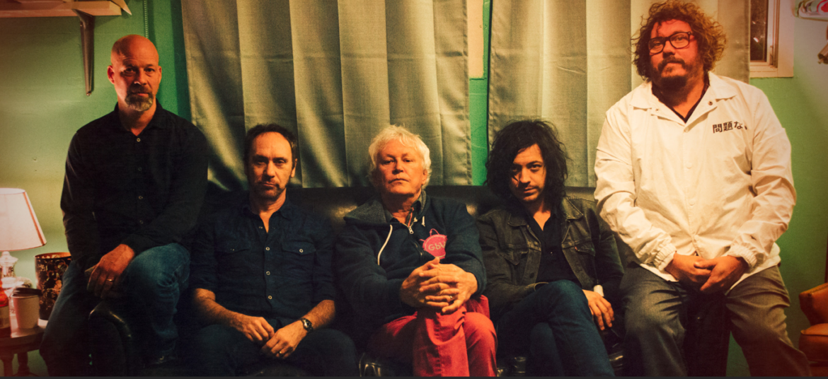 La banda Guided By Voices lanza We Outlast Them All, primer adelanto de su próximo álbum titulado Crawlspace Of The Pantheon.