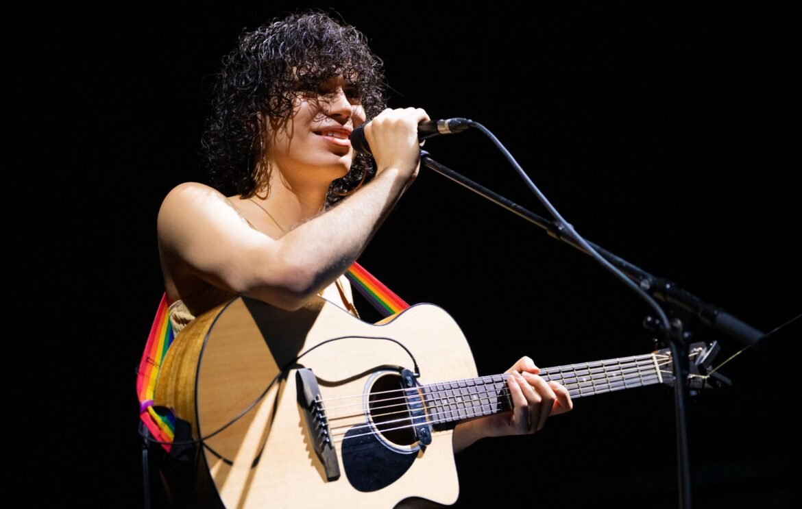 Descubre las nuevas fechas de tour de Jacob Alon, incluido un show especial en Londres que no te puedes perder.