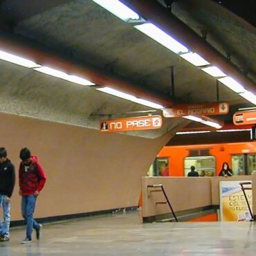Los trabajadores del Metro organizan una marcha para demandar presupuesto destinado al mantenimiento de trenes y mejorar el servicio.
