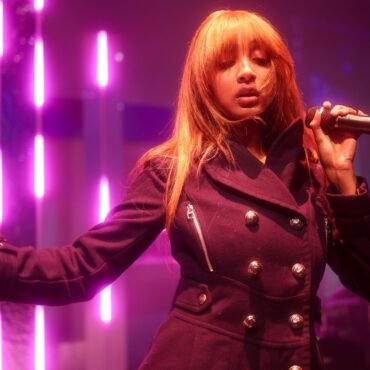 PinkPantheress logra el galardón de Productora del Año siendo la más joven en la historia de los BRITs.