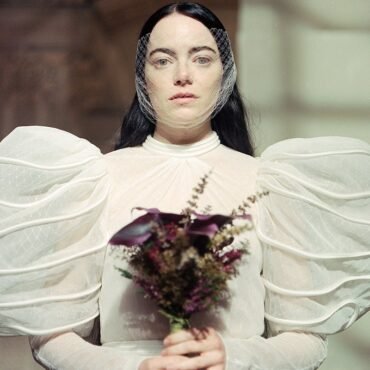 Descubre las películas más destacadas de Emma Stone, una actriz galardonada y aclamada por la crítica.