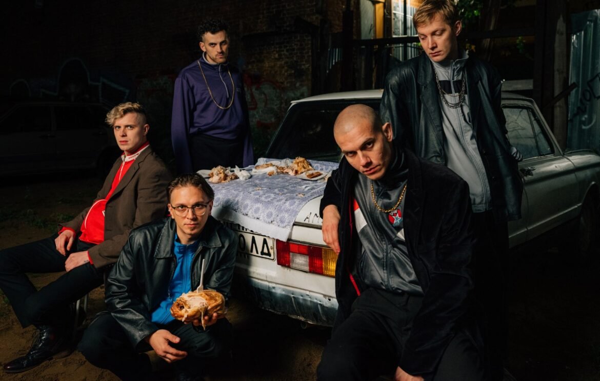 El mundo de la música se encuentra de luto tras la muerte de Nikolai Komyagin, líder de Shortparis, a los 39 años.