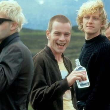 Descubre por qué Trainspotting continúa siendo una película icónica tras tres décadas de su estreno.