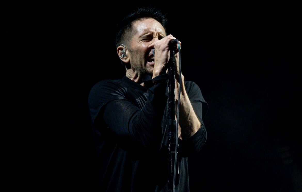 Nine Inch Nails presenta un fragmento de Depeche Mode y revive 'Non-Entity', una joya olvidada por 17 años.