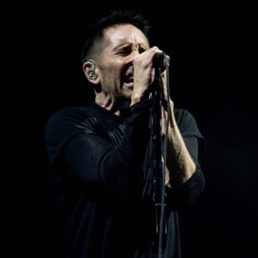 Nine Inch Nails presenta un fragmento de Depeche Mode y revive 'Non-Entity', una joya olvidada por 17 años.