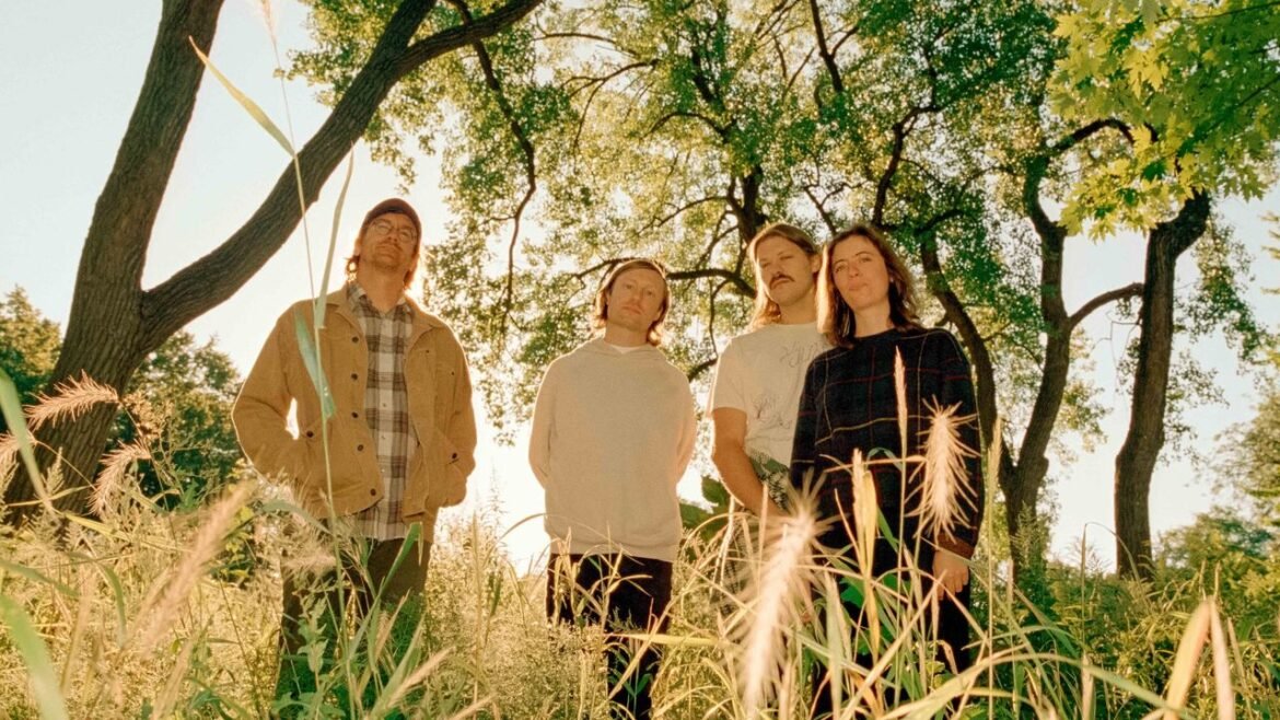 Descubre las últimas novedades musicales de Ratboys, Joshua Chuquimia Crampton y Mandy Indiana que no te puedes perder.